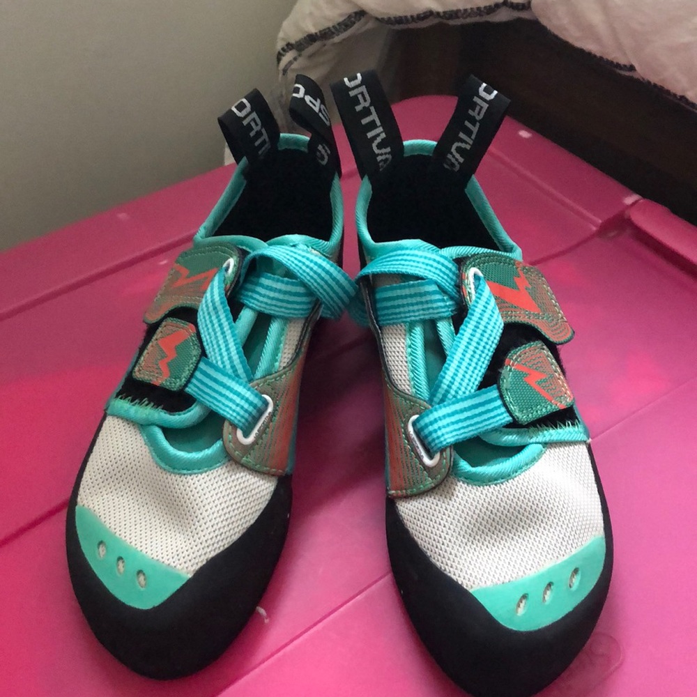 Climbing shoes